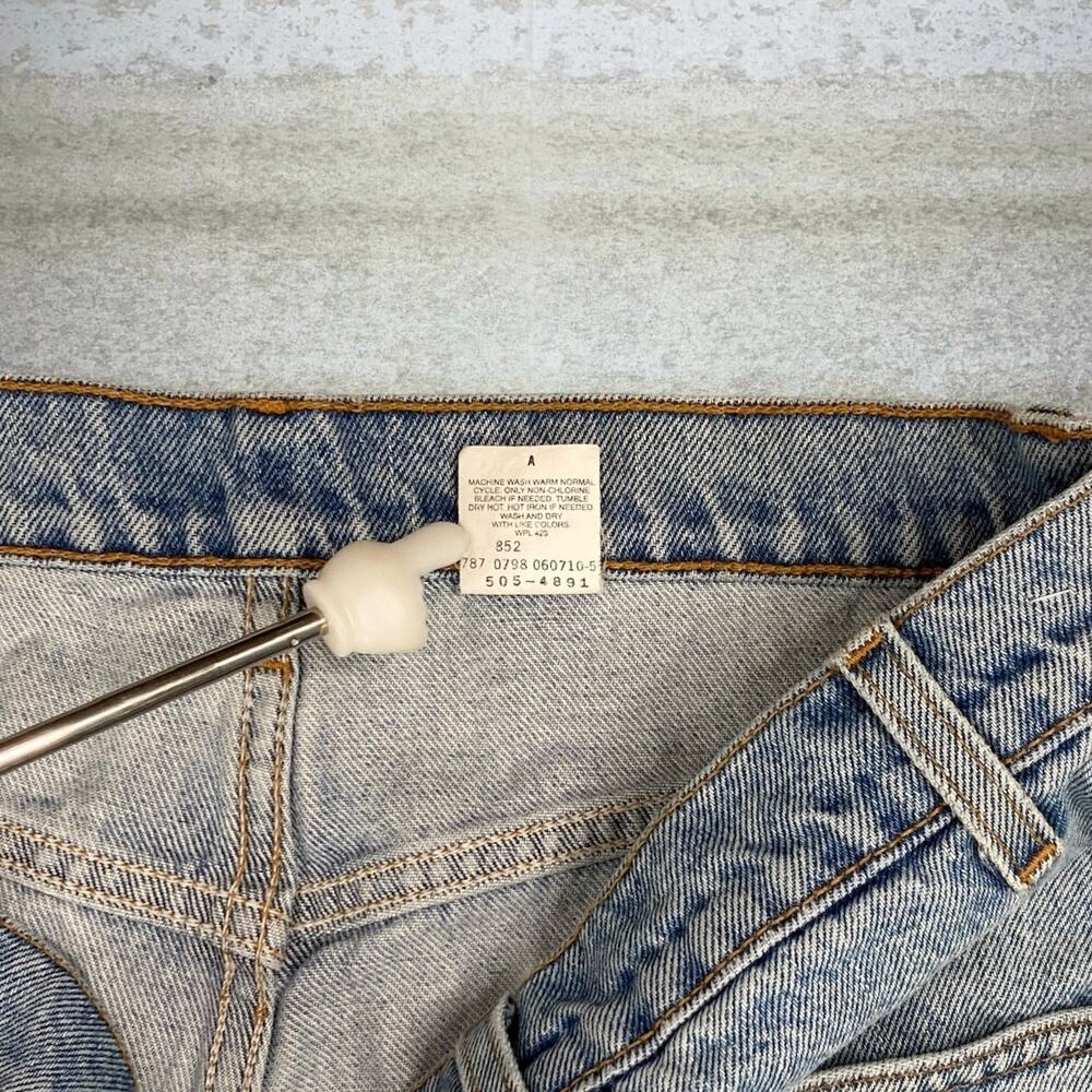 Vintage 90s Levis Jeans 505 36x30 Regular Straight Leg Light Wash Denim Cotton - Picture 4 of 8